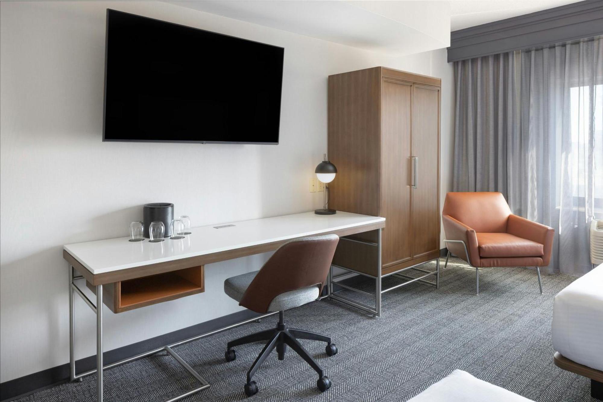 Courtyard Boston-South Boston Hotel Bagian luar foto